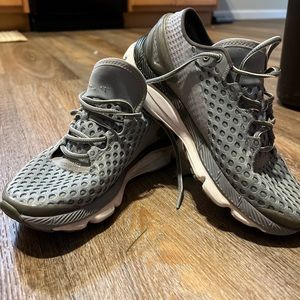 Women’s Under Armour running shoes